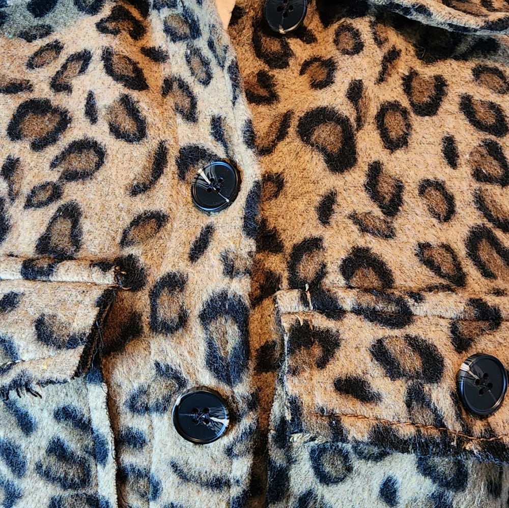 Leopard Print Button-Up Jacket - Picture 5 of 8